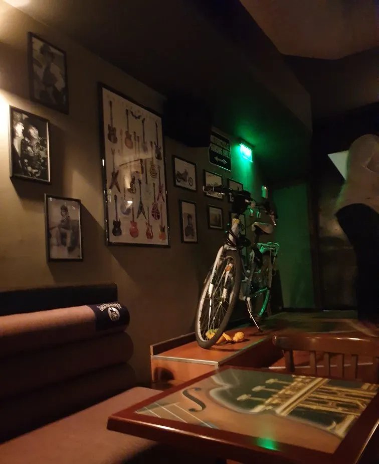 Bar Road 66