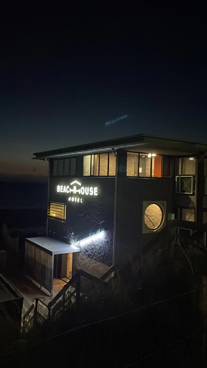 Beachhouse Hotel