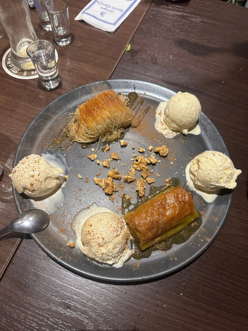 Chronas Restaurant