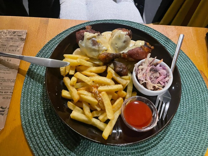 Slow Restaurant