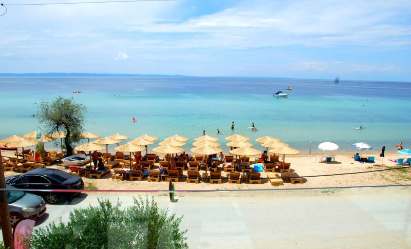 AMO Beach Bar-Restaurant