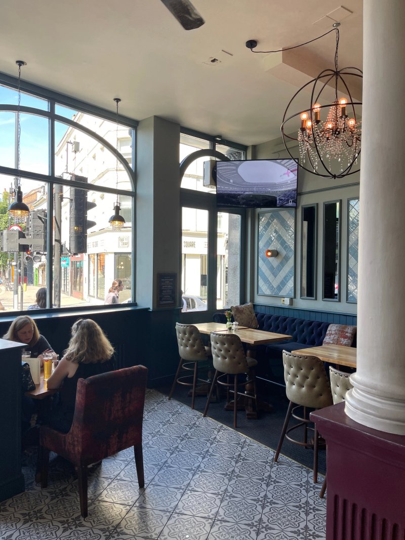 The Kings Arms (by Putney Bridge)