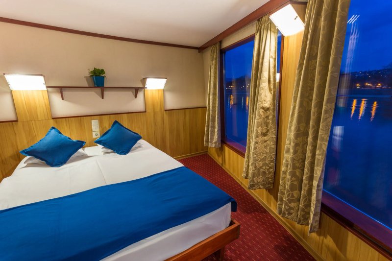 Fortuna Boat Hotel