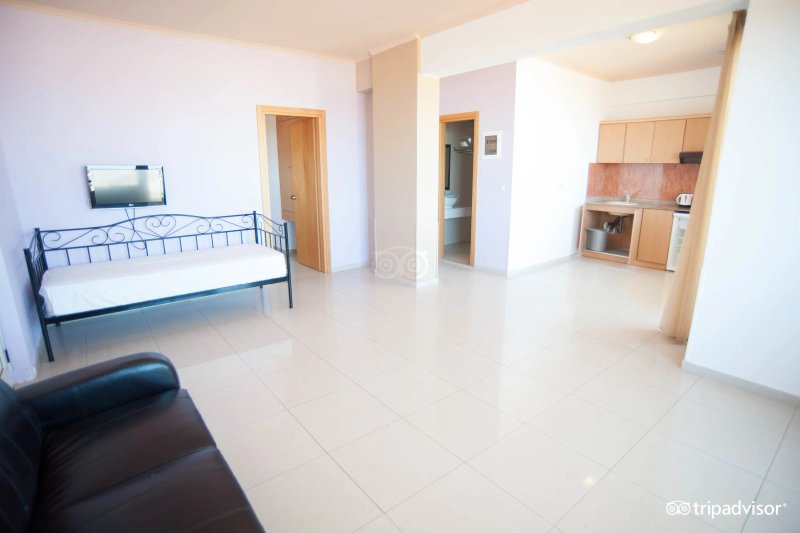 Notos Heights Hotel & Suites