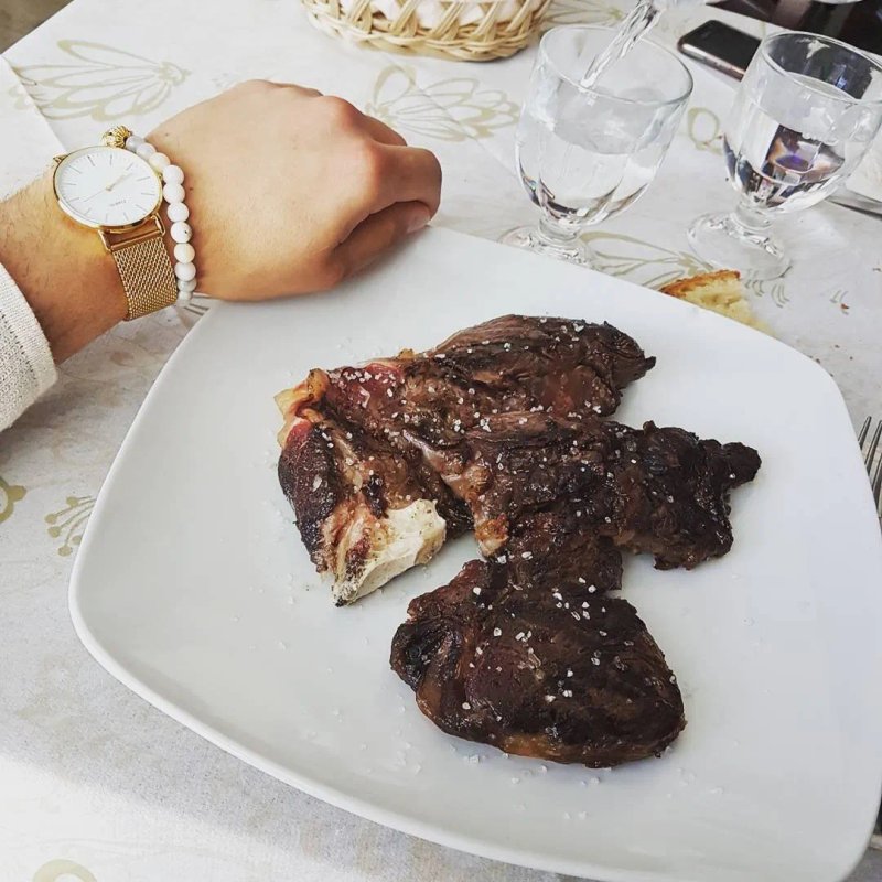 Sua Maesta La Carne