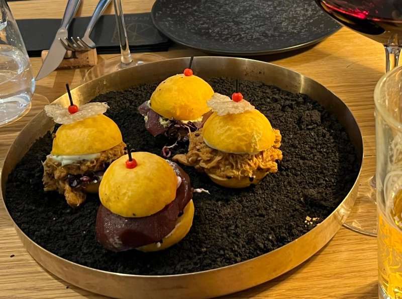 Antons Restaurant