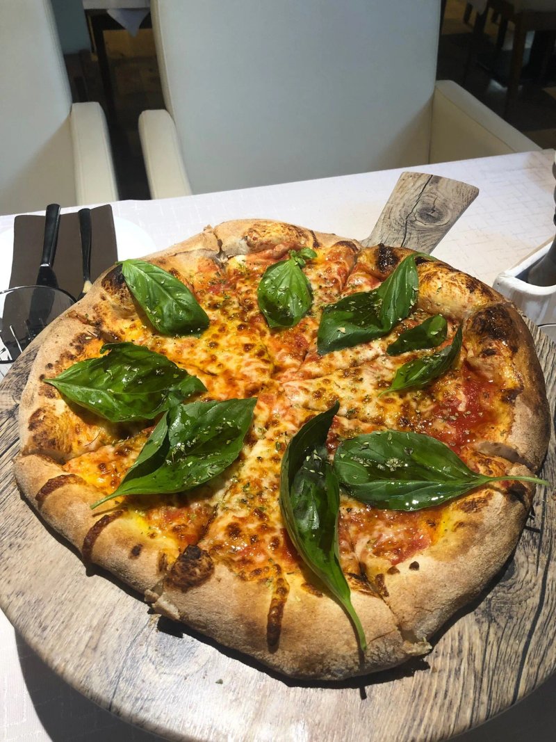La Cucina Restaurant And Pizzeria Napoletana