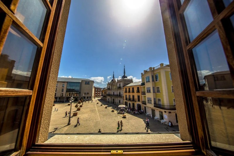 Aroi Bierzo Plaza