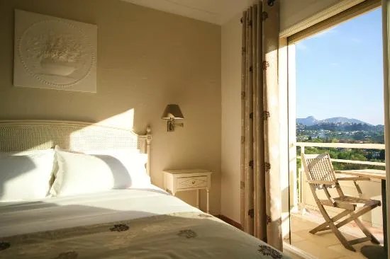 Marc-Hely Hotel