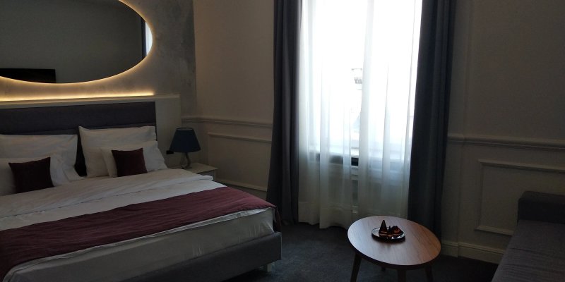 Public House Hotel