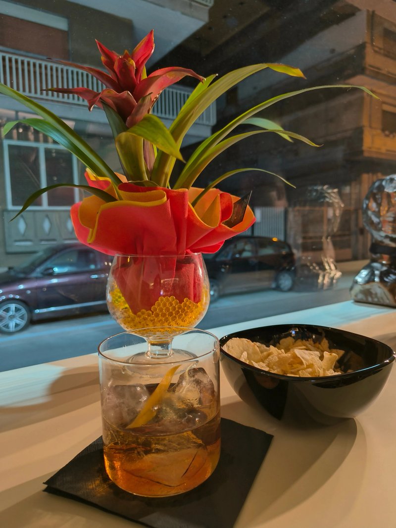 Dress Cocktail Bar