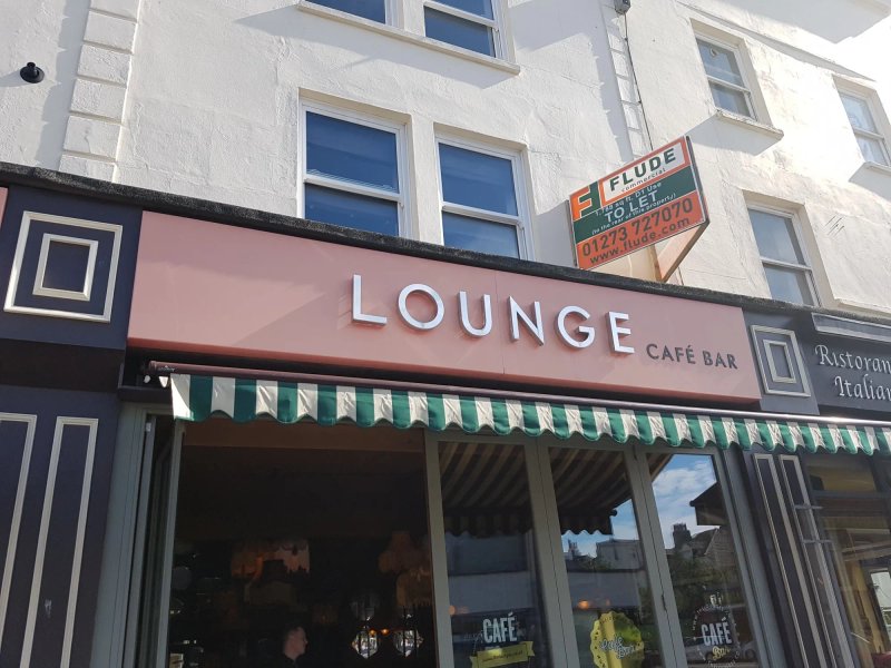 Modelo Lounge
