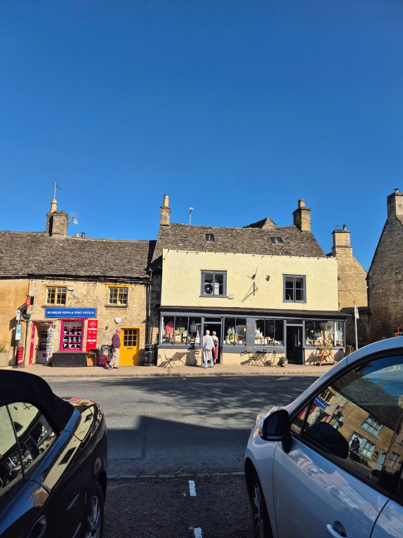 Stylish dog friendly Cotswold holiday apartment in Burford - Riverview