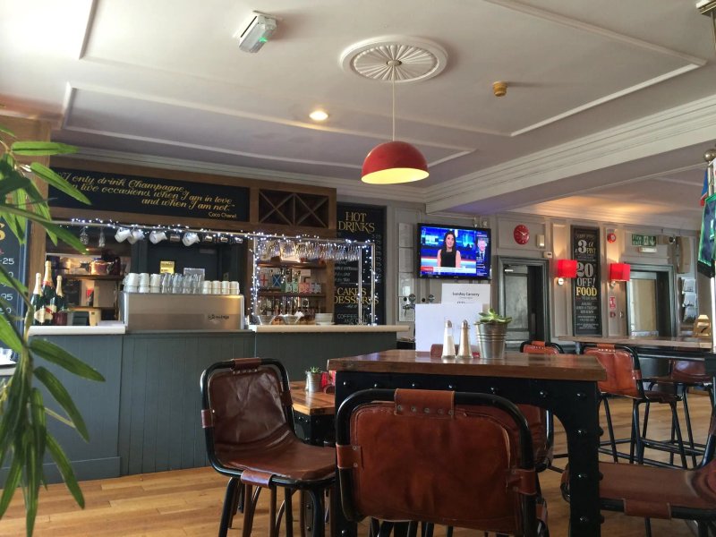 White Lion Bar and Terrace