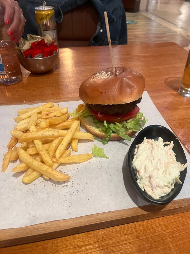 Harry's House Of Ribs Bar & Grill