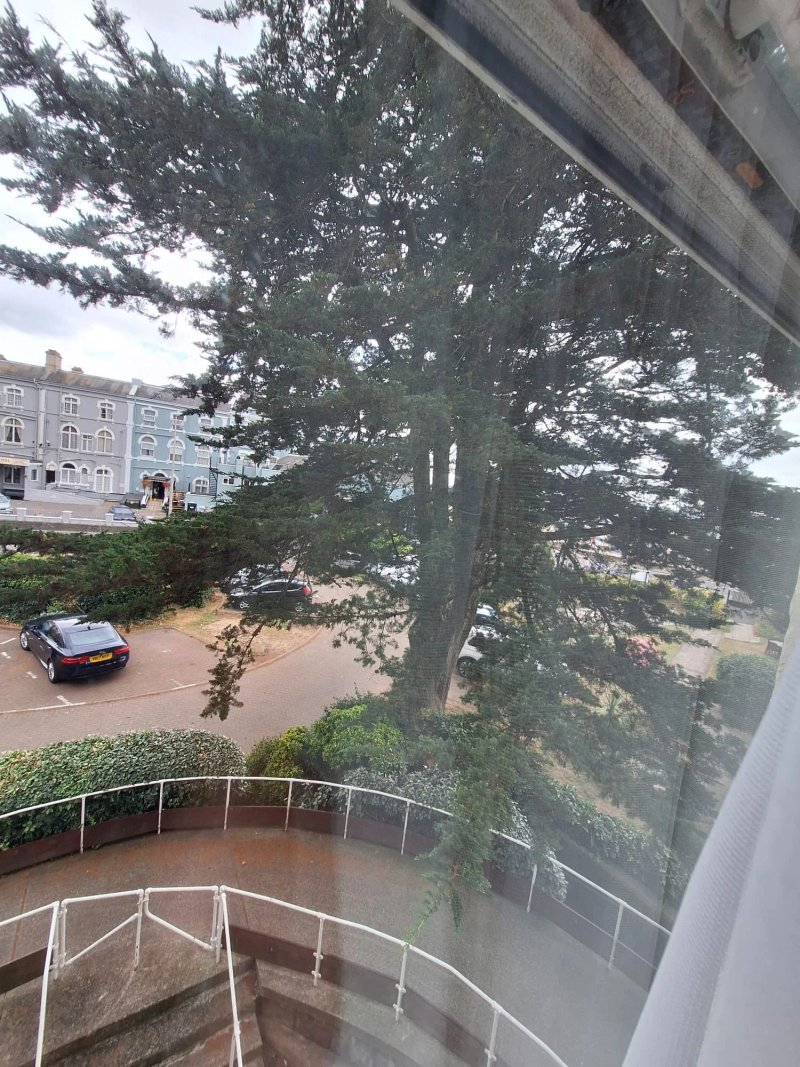 Lauriston Hotel