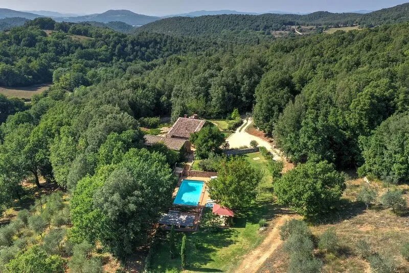 Siena, True Tuscany! EntireProperty in exclusive 20P Fenced Pool A/C HotTub