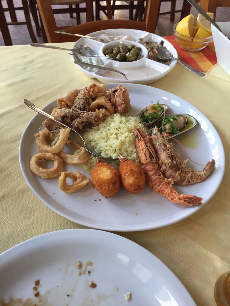 Ropas Taverna