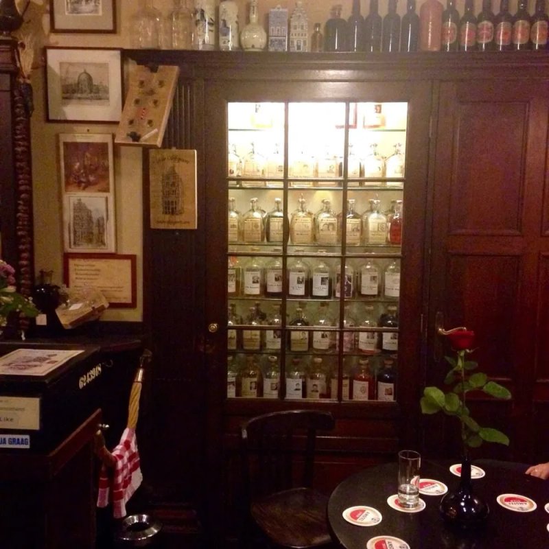 Louis Bar
