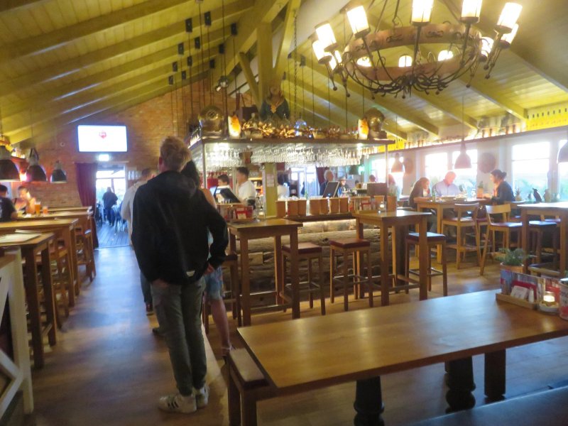 Restaurants & cafés