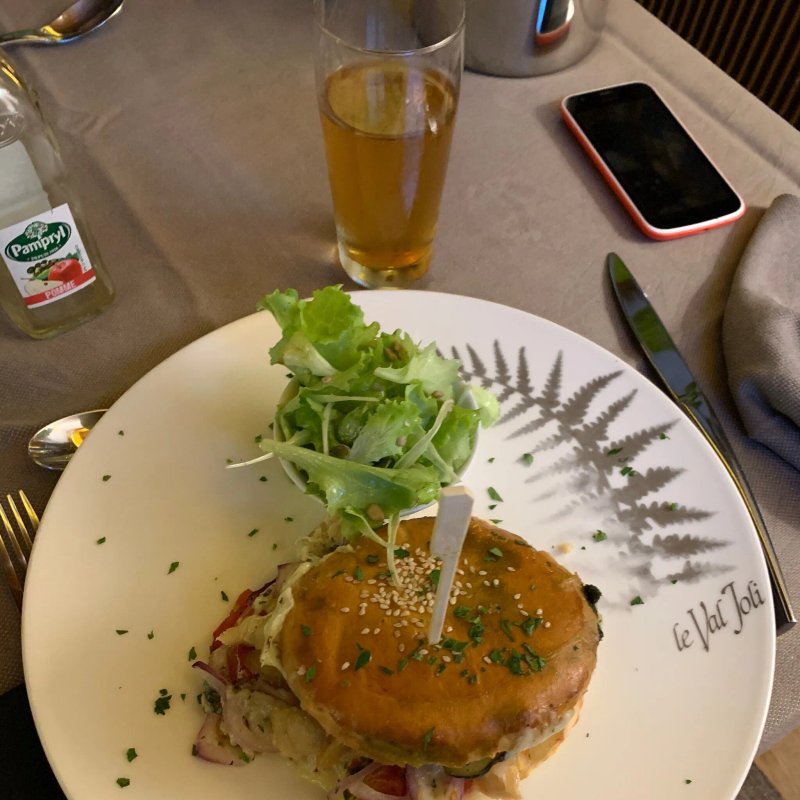 Le Val Joli Hotel Restaurant