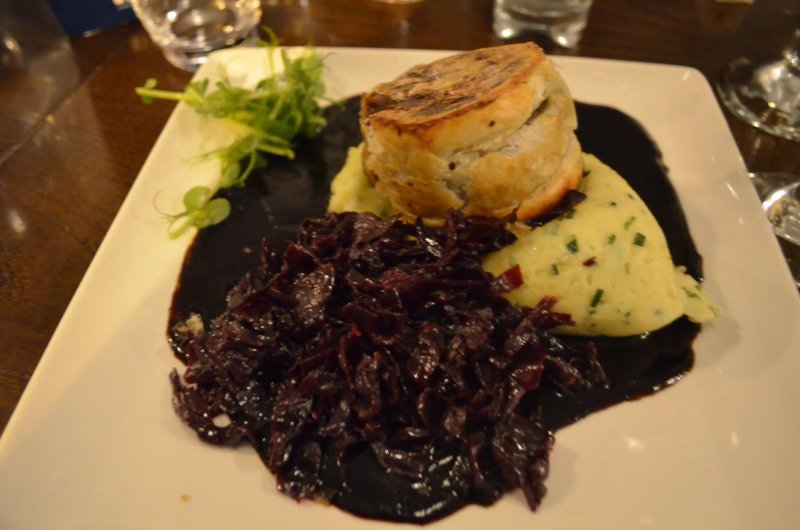 Avenue Cafe, Restaurant & Bar