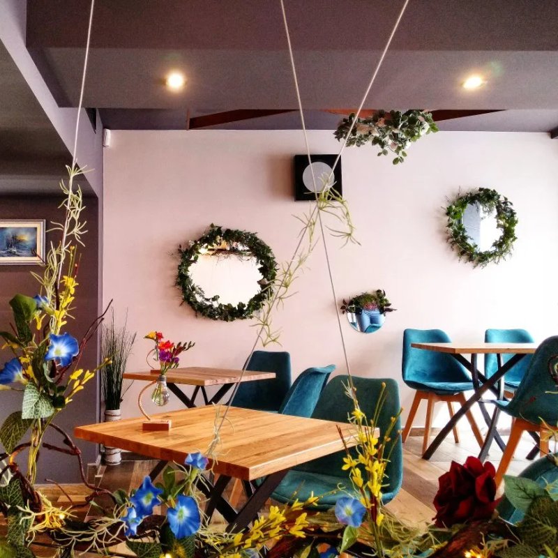 Wonderland Brunch & Cake