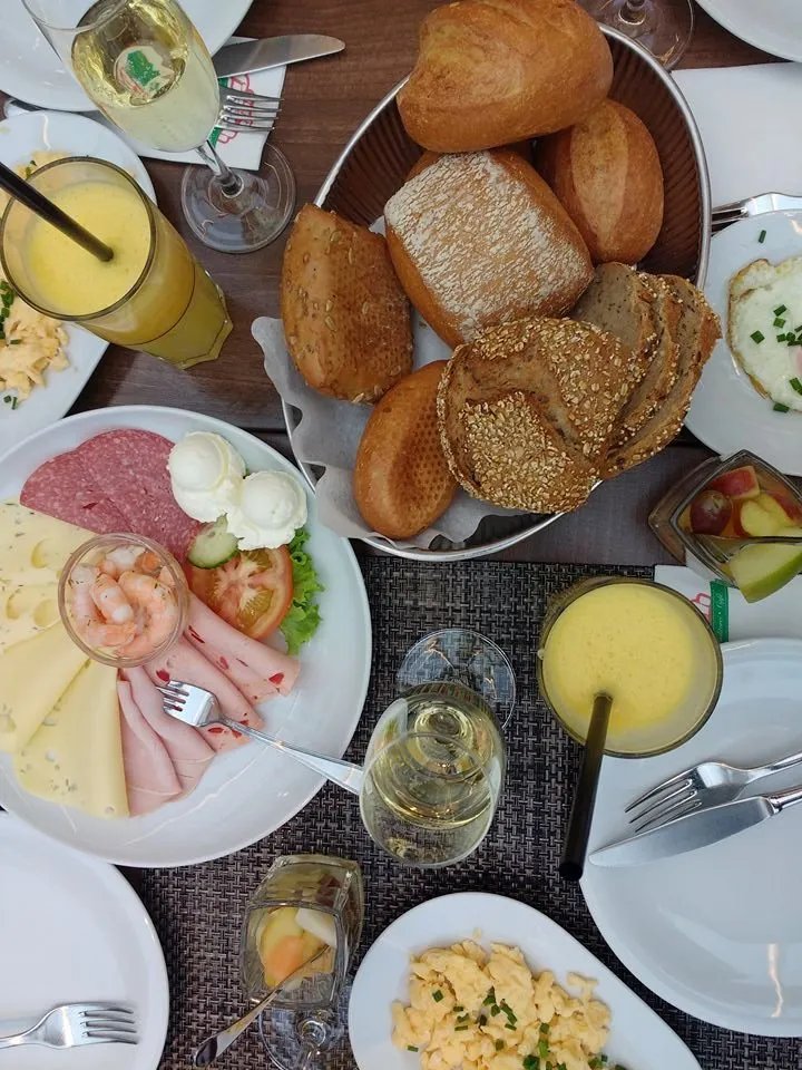 Cafe Frisch