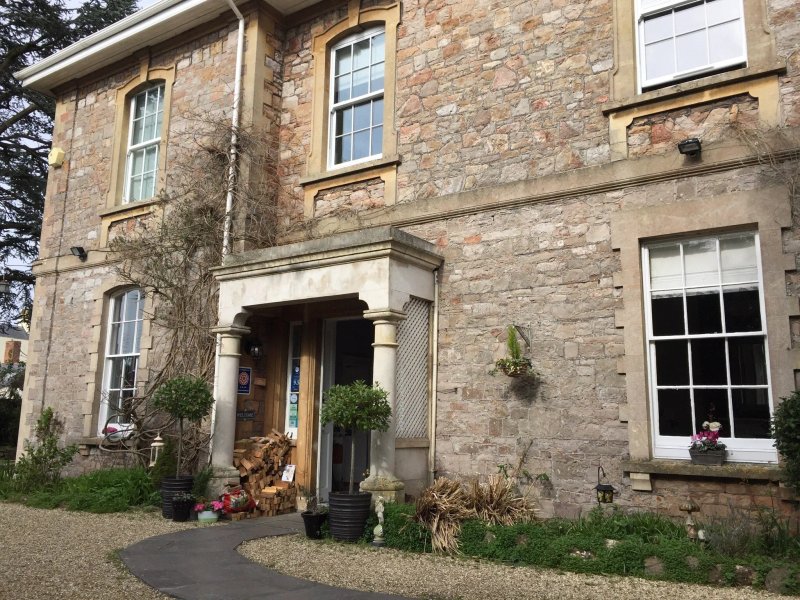 Hollybank Bed & Breakfast