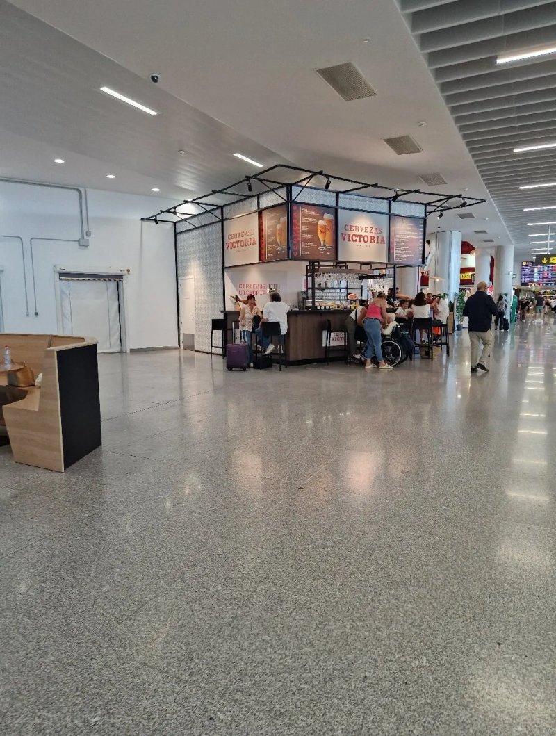 Cervezas Victoria Bar -seville Airport