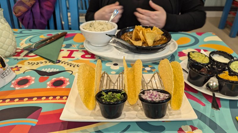 Mariachi Mexican Food