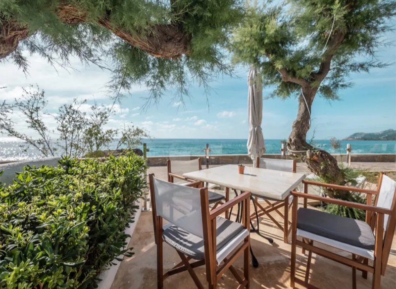 The Sea Club