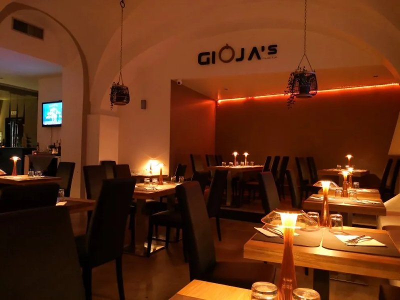 Gioja's Music Hall Lounge Bar Pizzeria