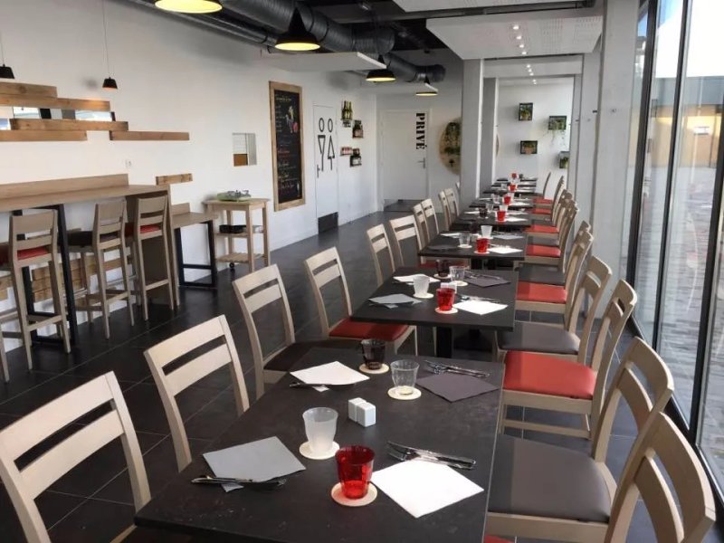 La Chaise Au Plafond - Brasserie
