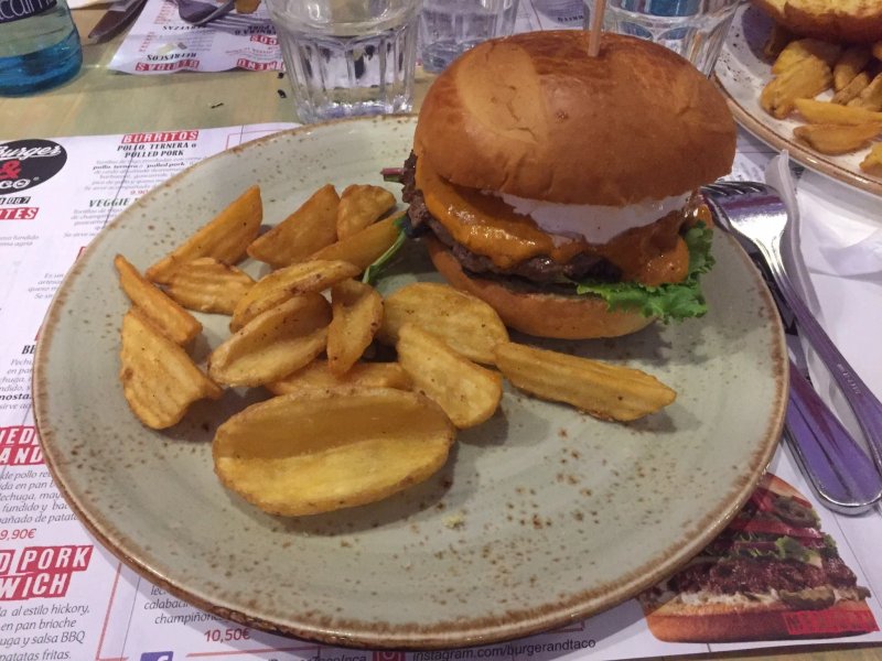 Burger & Taco