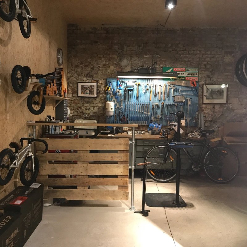 Alley Cat Bikes & Coffee