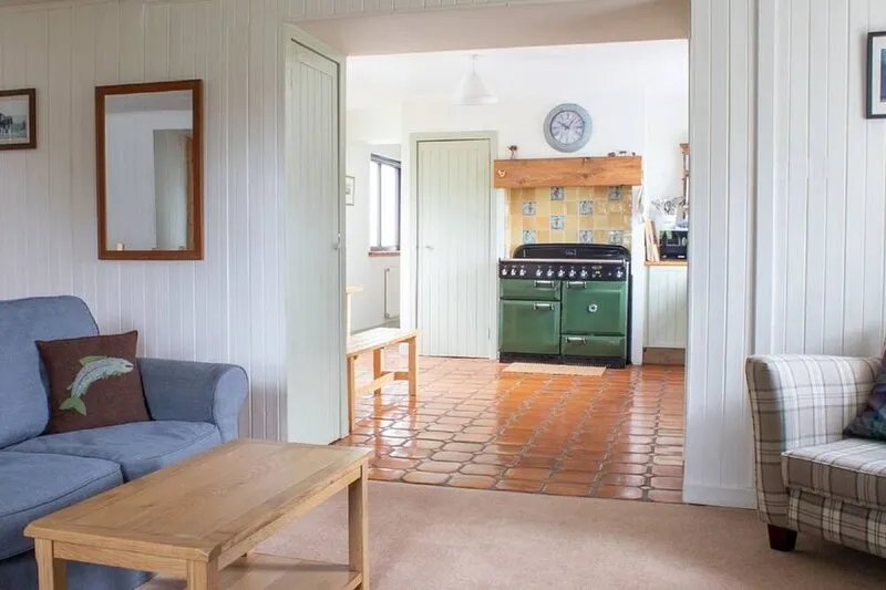 Stunning private villa for 6 guests with WIFI, TV, terrace, pets allowed
