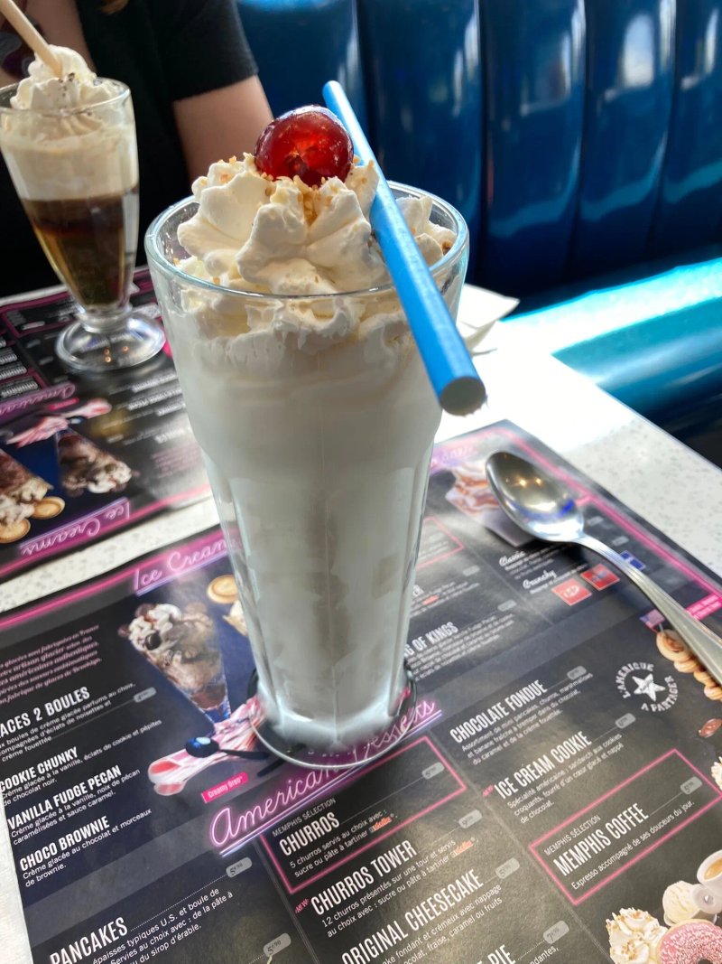 Memphis Coffee Lens