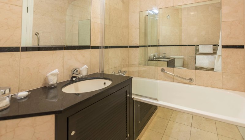 Careys Manor Hotel & SenSpa