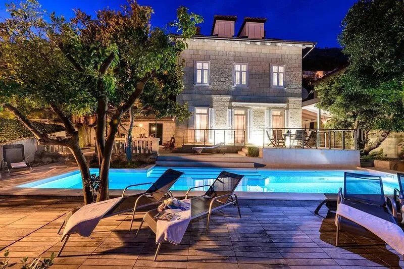 Villa Donna Paola - Four Bedroom Villa, Sleeps 8