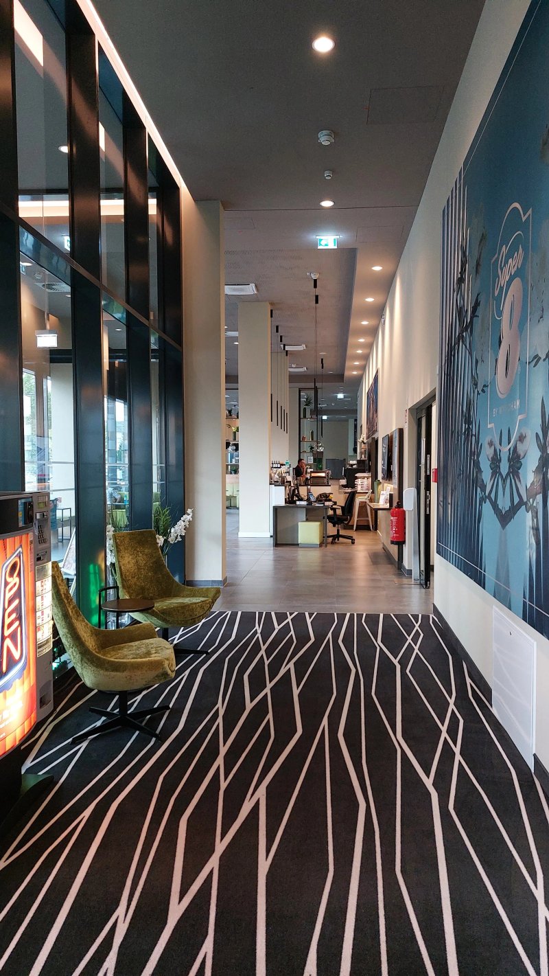 Super 8 by Wyndham Mainz Zollhafen