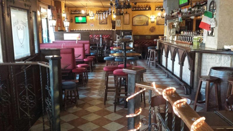 Castle Rock Pub