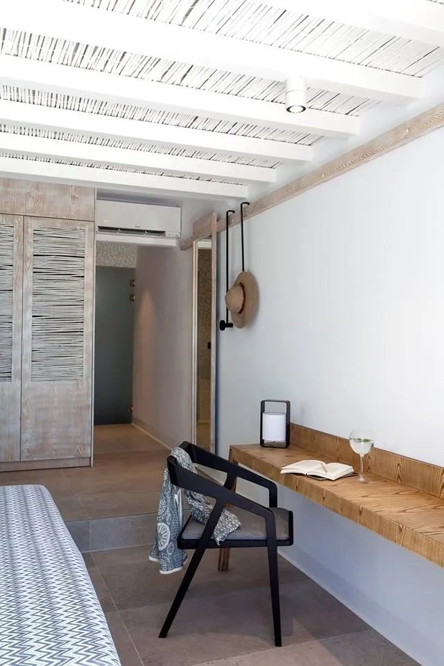 Amyth Of Mykonos Super Paradise