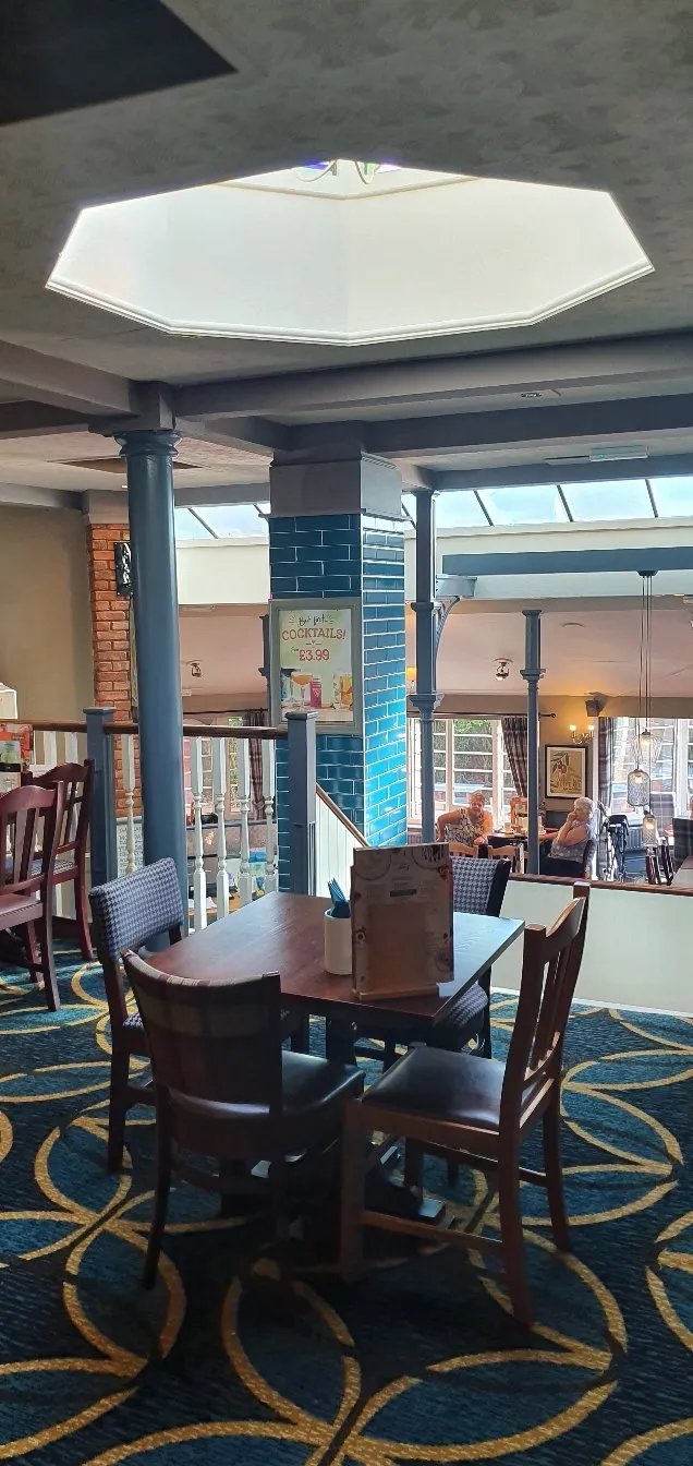 Stonehouse Pizza & Carvery Royal George