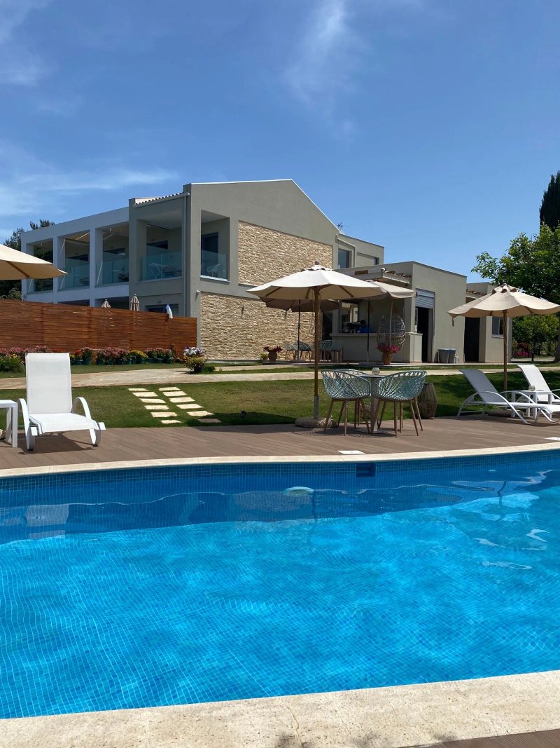Alonaki Resort