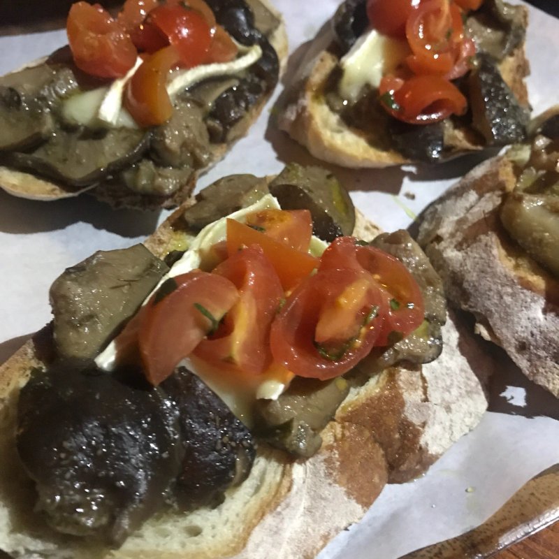 Aduela Taberna-Bar