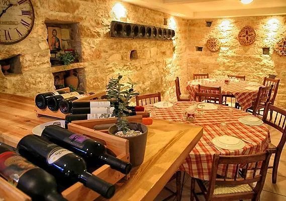 Yialousa Taverna