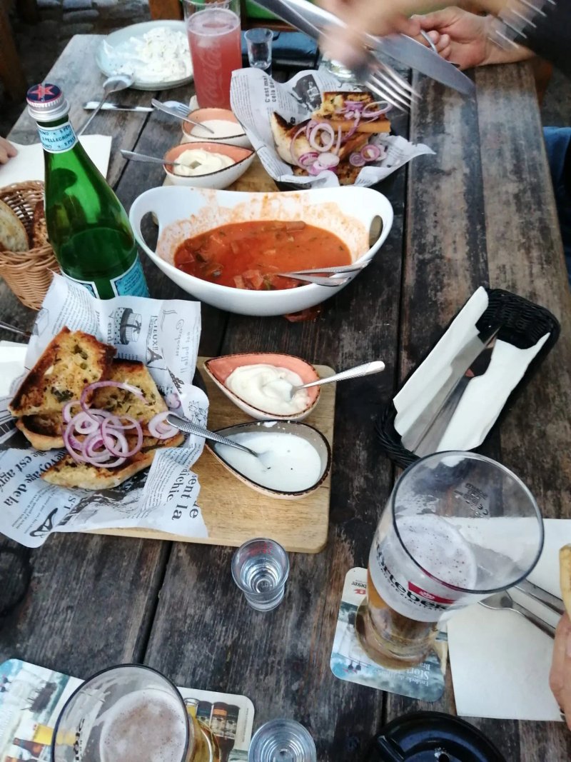 Restaurants & cafés