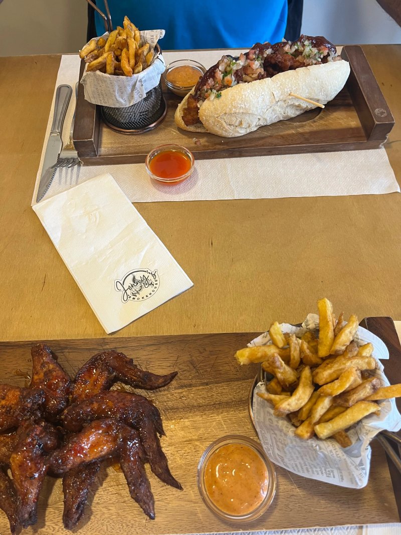 Jonny's Smoke House