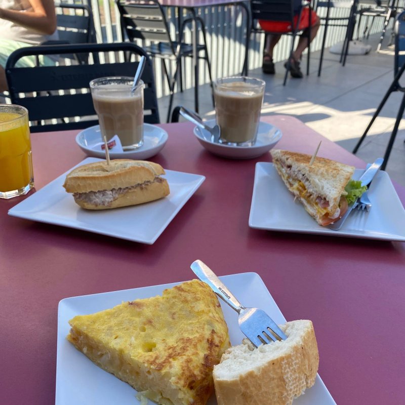 Surf Cafe Somo